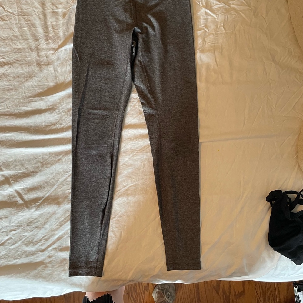 🍋Lululemon 🍋 Gray wicking yoga pants. Sz 8 - Picture 3 of 5